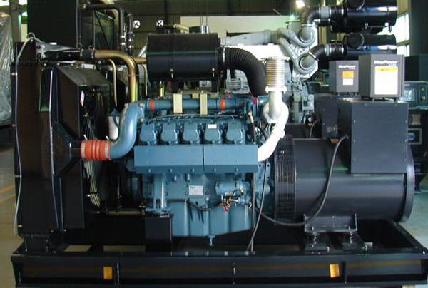 发电机底座安装：混凝土浇筑厚度与减震垫选型，影响机组运行稳定性的关键